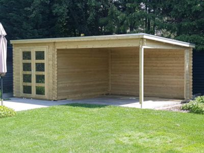 Tuinhuis met ruime overkapping