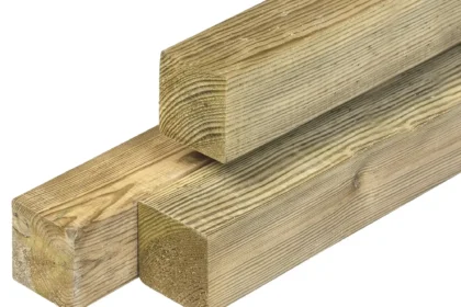 Midden-Europees grenen paal, groen geïmpregneerd, geschaafd, ronde hoeken 6.8 x 6.8 cm