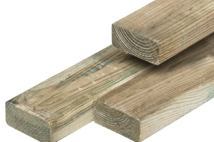 Midden-Europees grenen ligger, groen geïmpregneerd, geschaafd, ronde hoeken, 3.5 x 11.5 x 400 cm