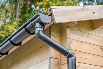 Kunststof dakgootset 100 mm mastgoot compleet zwart 2 zijden à 500 cm