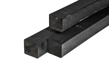 Midden-Europees grenen paal, geïmpregneerd en zwart gespoten, geschaafd, ronde hoeken 8.8 x 8.8 x 300 cm