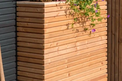 Bloembak Krefeld Red Class Wood 90 x 30 x 102 cm op wieltjes