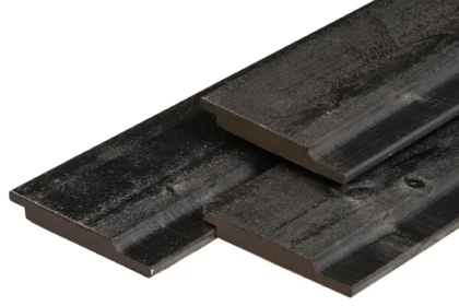 Noord-Europees vuren rabatdeel halfhouts gedroogd, geïmpregneerd en zwart gespoten, 1.9 x 14.5 x 420 cm