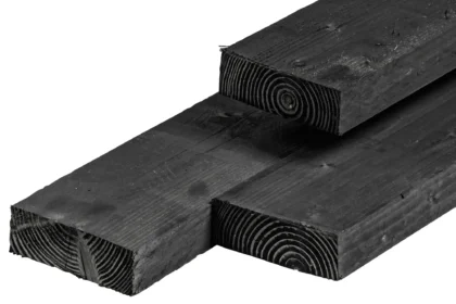 Douglas ligger, zwart geïmpregneerd, ongedroogd, fijnbezaagd, scherpkantig 6.3 x 17.5 cm